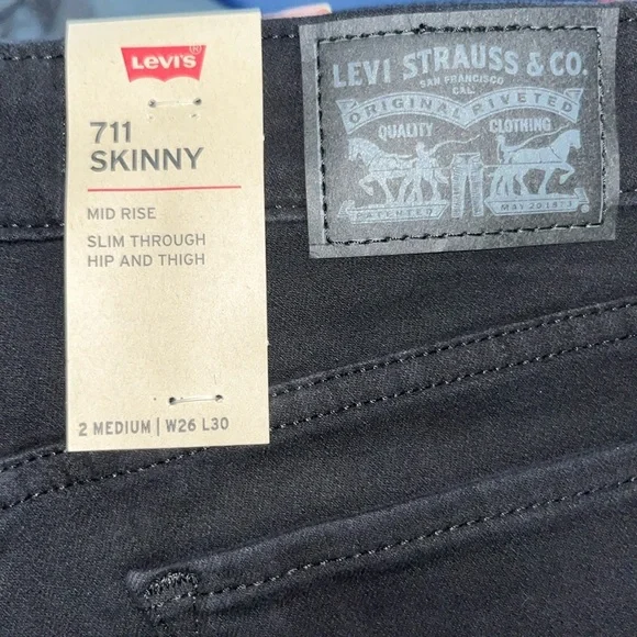 Women’s Levi’s black 711 skinny distressed fit jeans - Picture 9 of 12